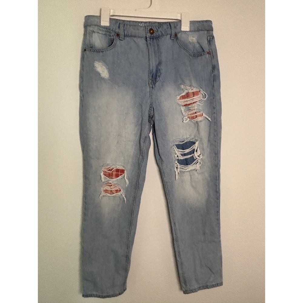 Light Wash Distressed Women’s Jeans with Patch Detail